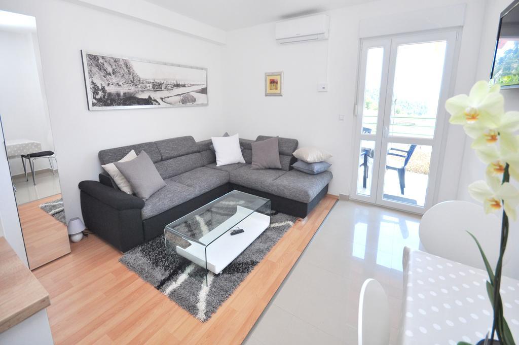 Apartments Zorka Leko Omiš Δωμάτιο φωτογραφία